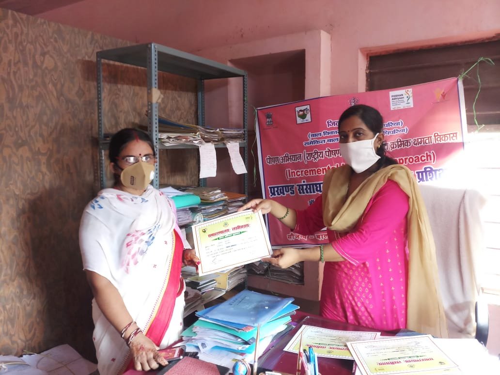 Premier Nation | घर-घर पोषण और स्वच्छता की अलख जगा रही हैं सेविका पूनम...